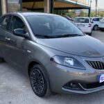 LANCIA YPSILON 1.0 FIREFLY 70 CV HYBRID S&S ECOCHIC SILVER full