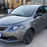 LANCIA YPSILON 1.0 FIREFLY 70 CV HYBRID S&S ECOCHIC SILVER full