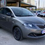 LANCIA YPSILON 1.0 FIREFLY 70 CV HYBRID S&S ECOCHIC SILVER full