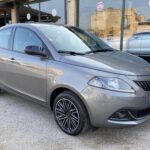 LANCIA YPSILON 1.0 FIREFLY 70 CV HYBRID S&S ECOCHIC SILVER full