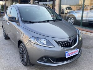 LANCIA YPSILON 1.0 FIREFLY 70 CV HYBRID S&S ECOCHIC SILVER